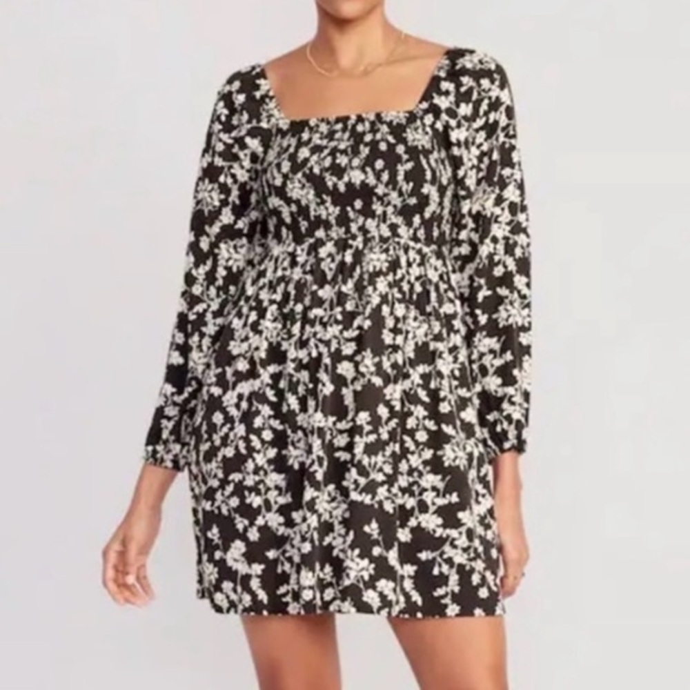 Old Navy Black Ditsy Floral Smocked Square Neck Long Sleeve pockets Mini Dress
